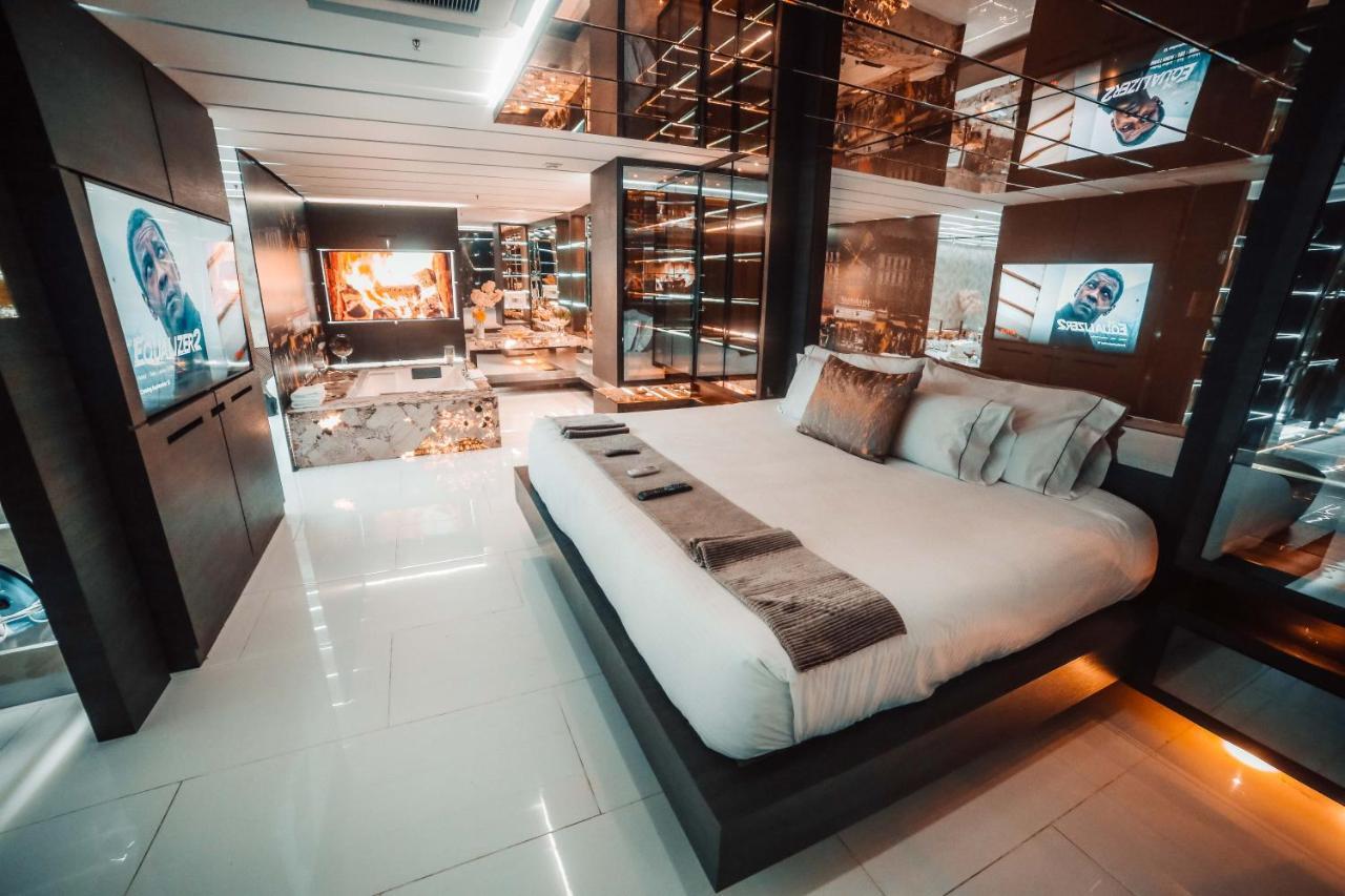 1Million Luxury Suites Medellín Exteriér fotografie