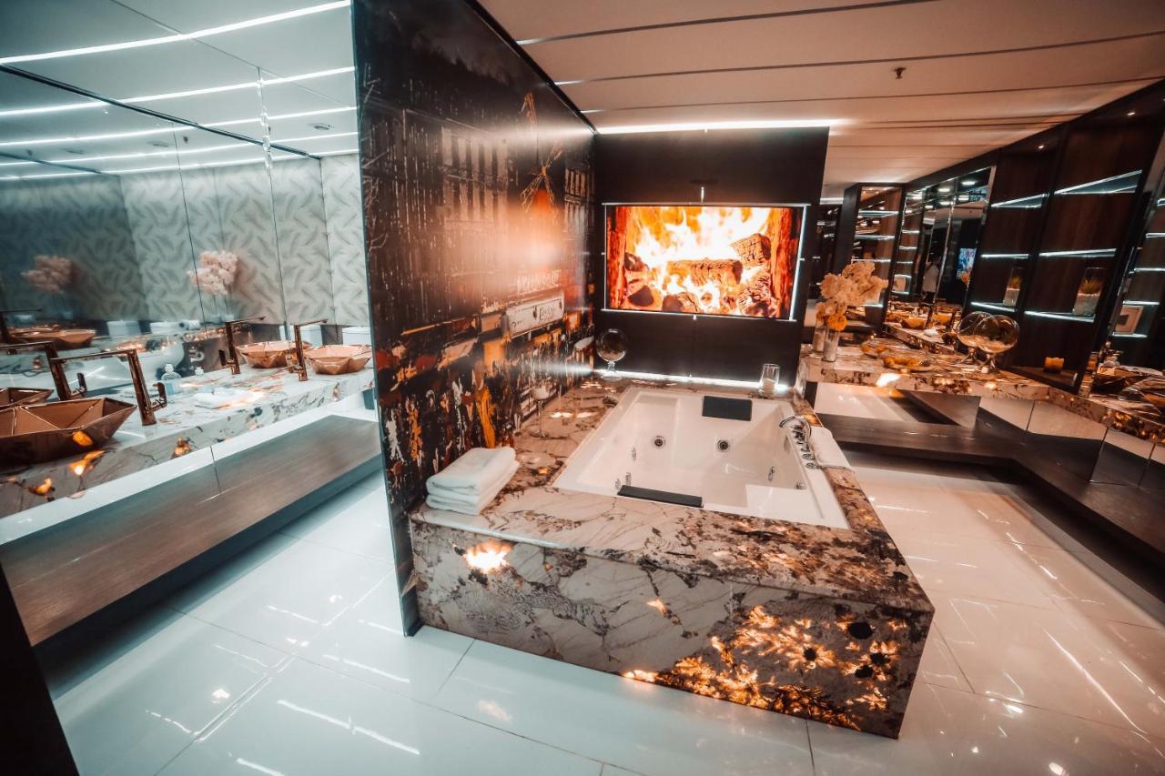 1Million Luxury Suites Medellín Exteriér fotografie