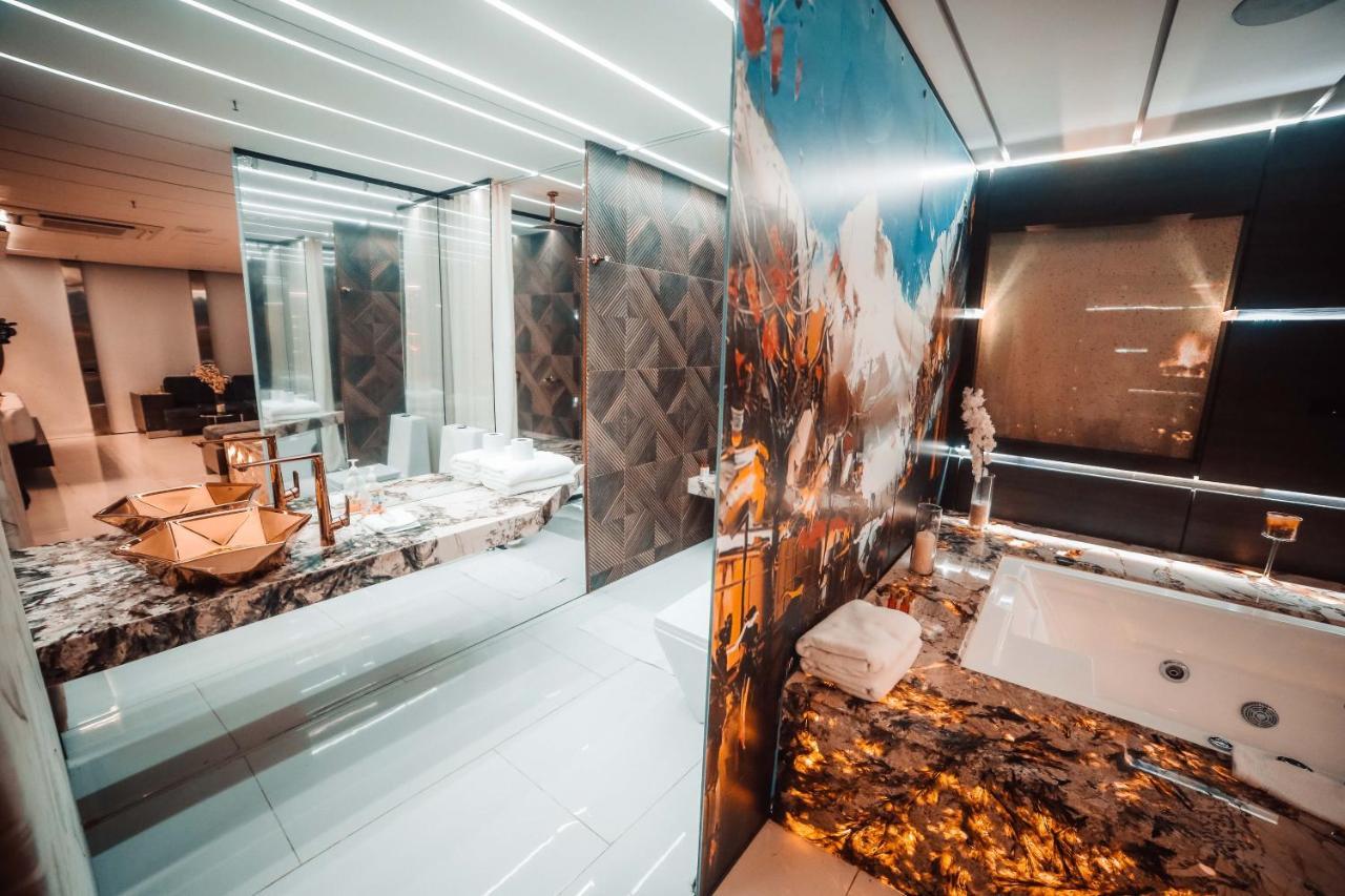1Million Luxury Suites Medellín Exteriér fotografie
