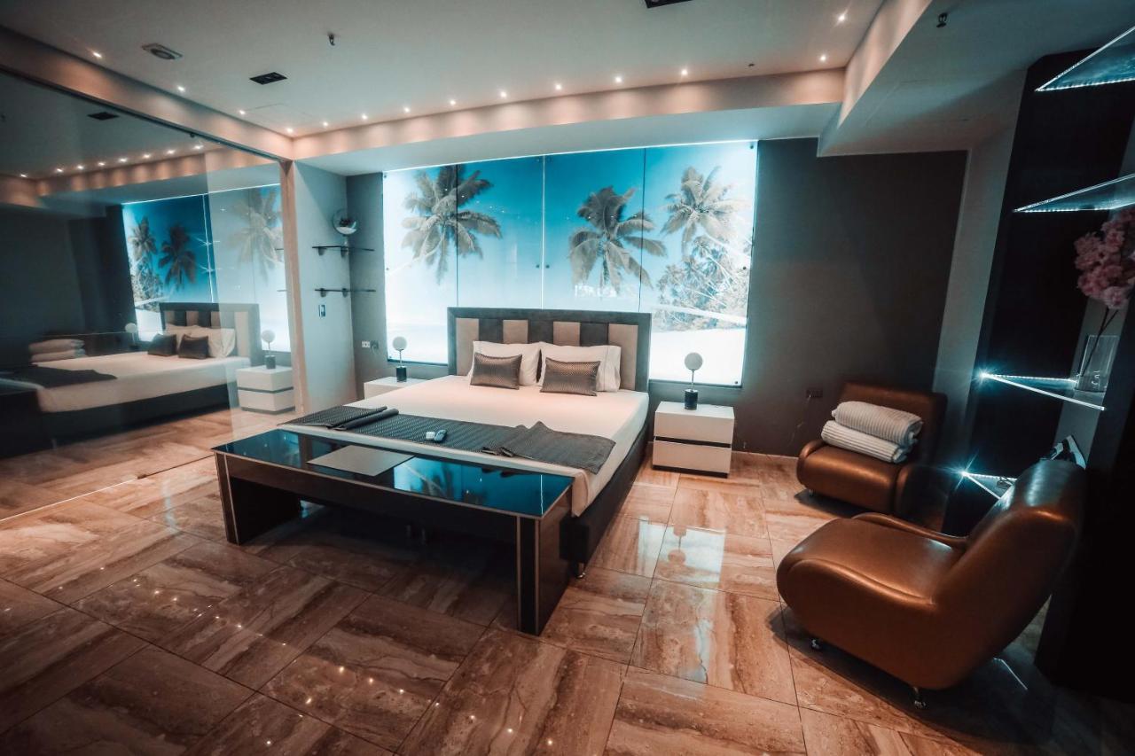 1Million Luxury Suites Medellín Exteriér fotografie