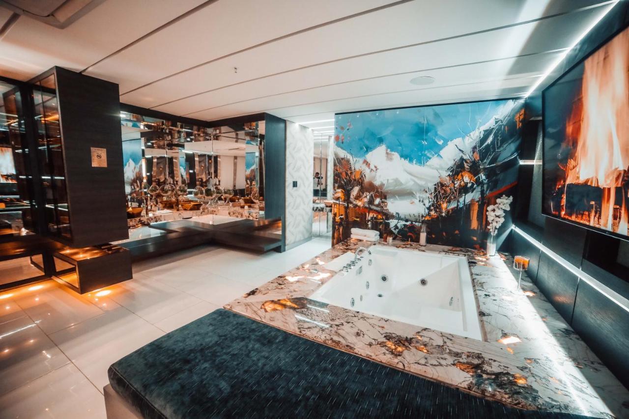 1Million Luxury Suites Medellín Exteriér fotografie