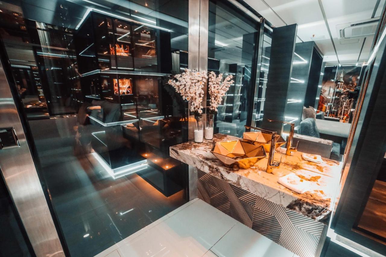 1Million Luxury Suites Medellín Exteriér fotografie