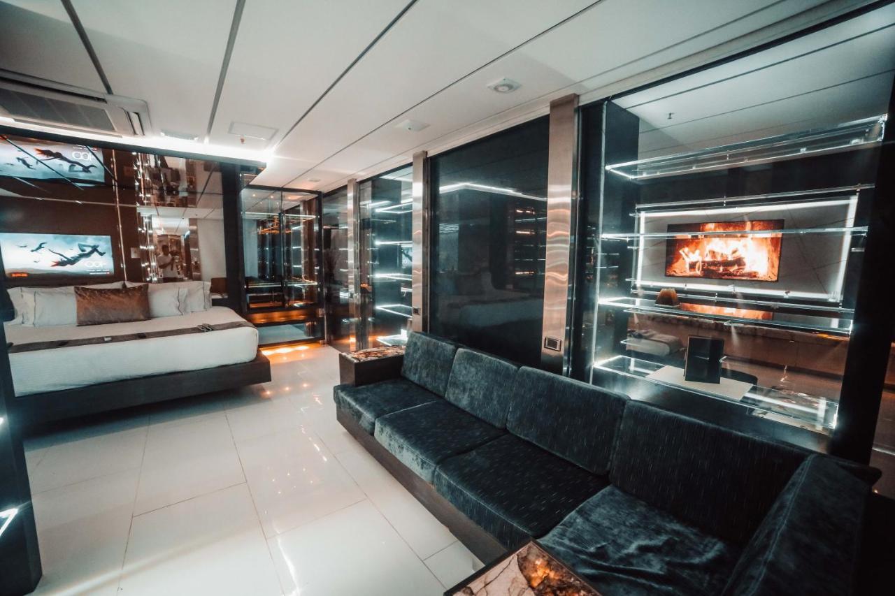 1Million Luxury Suites Medellín Exteriér fotografie
