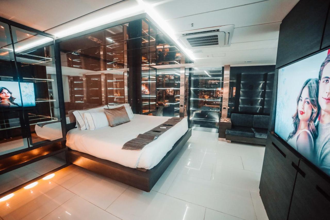 1Million Luxury Suites Medellín Exteriér fotografie