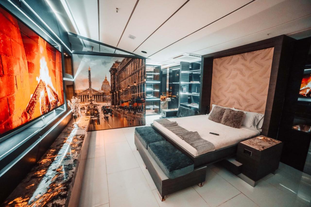 1Million Luxury Suites Medellín Exteriér fotografie