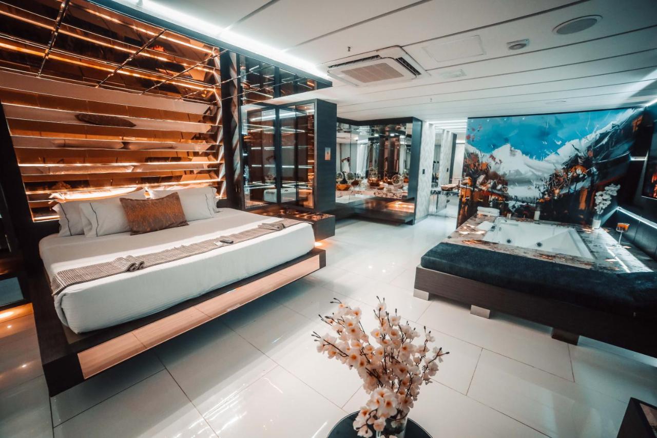 1Million Luxury Suites Medellín Exteriér fotografie