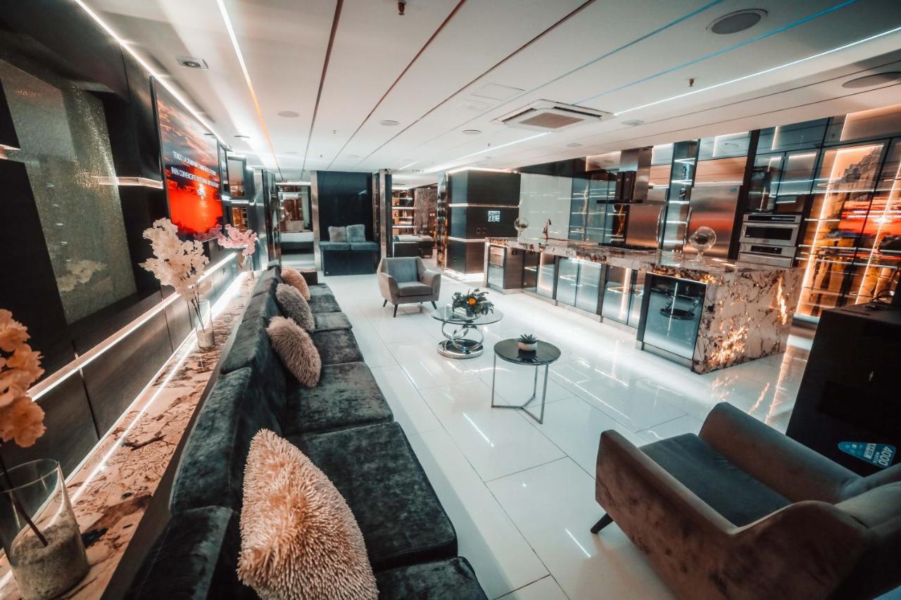 1Million Luxury Suites Medellín Exteriér fotografie