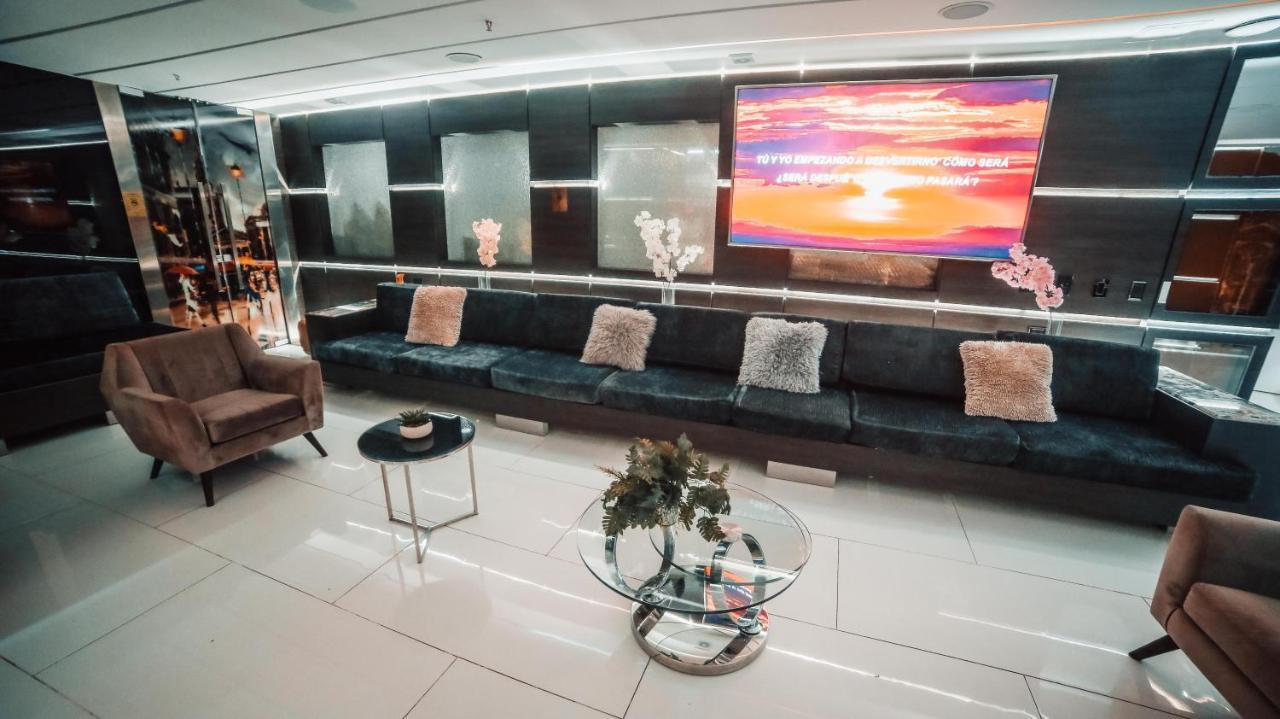 1Million Luxury Suites Medellín Exteriér fotografie