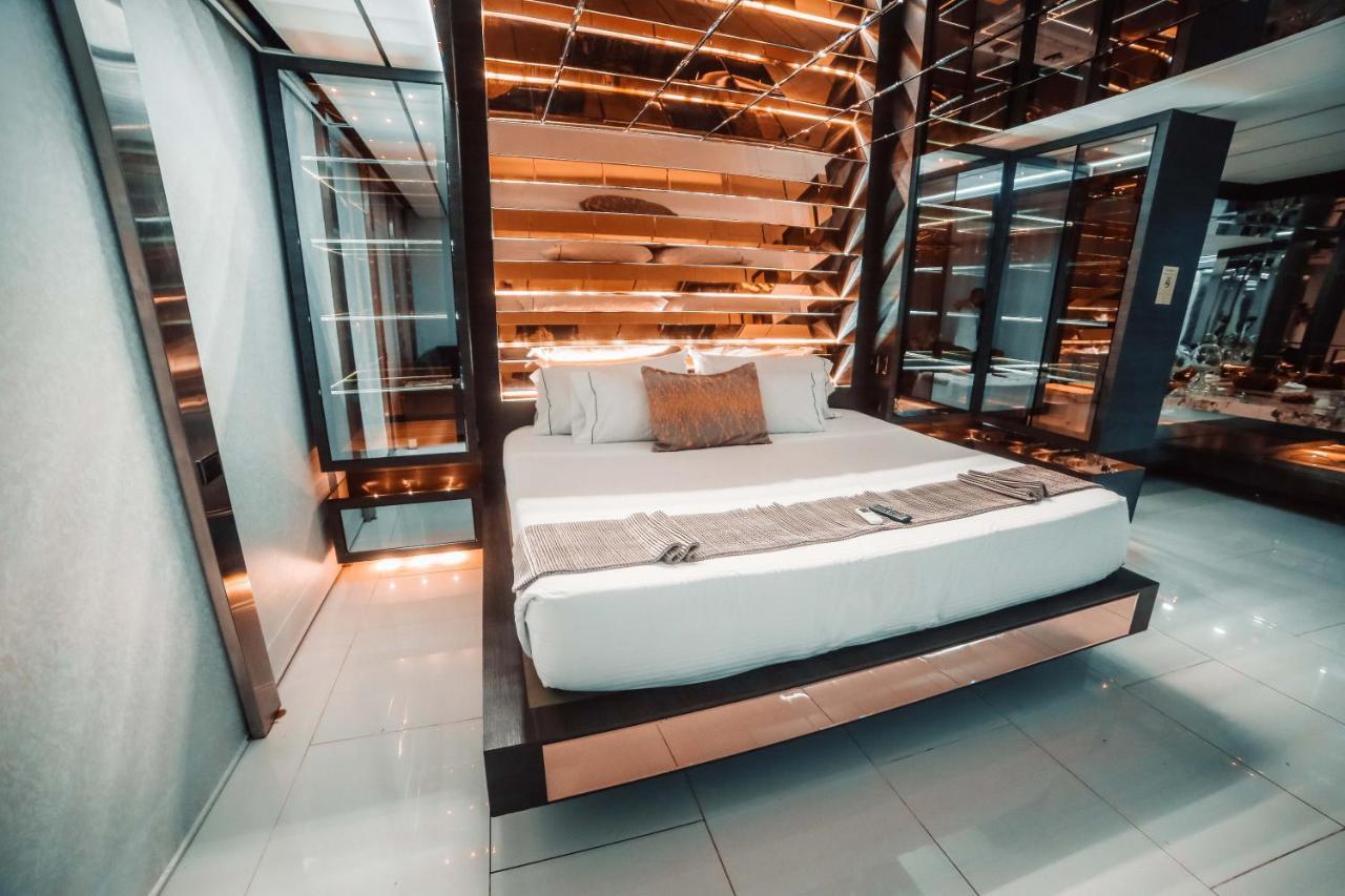 1Million Luxury Suites Medellín Exteriér fotografie