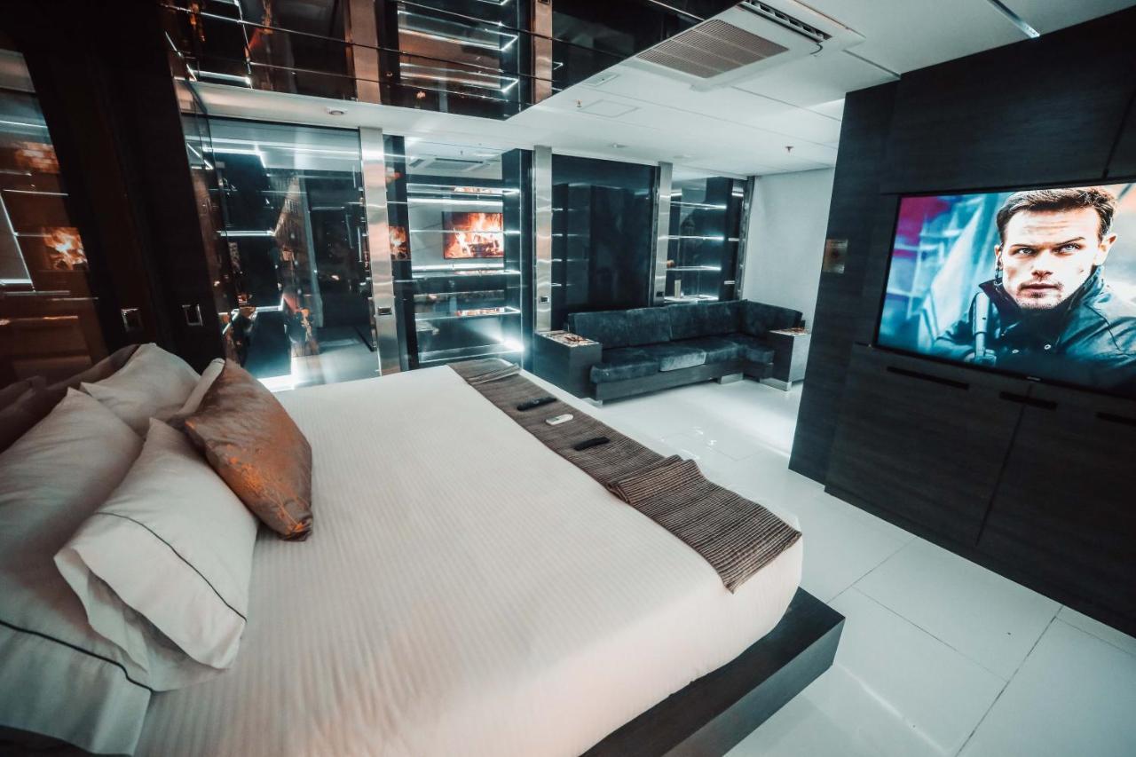 1Million Luxury Suites Medellín Exteriér fotografie