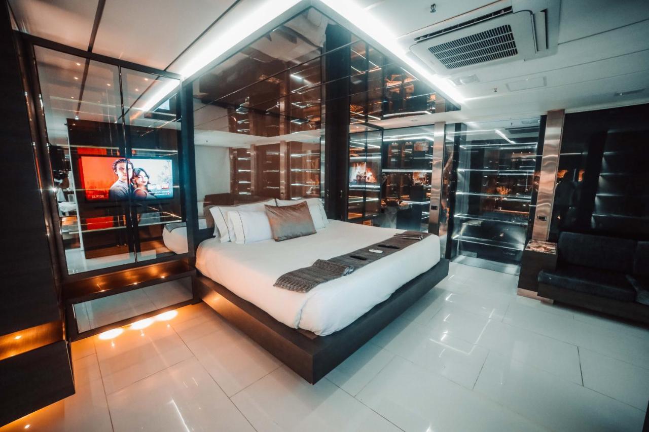 1Million Luxury Suites Medellín Exteriér fotografie