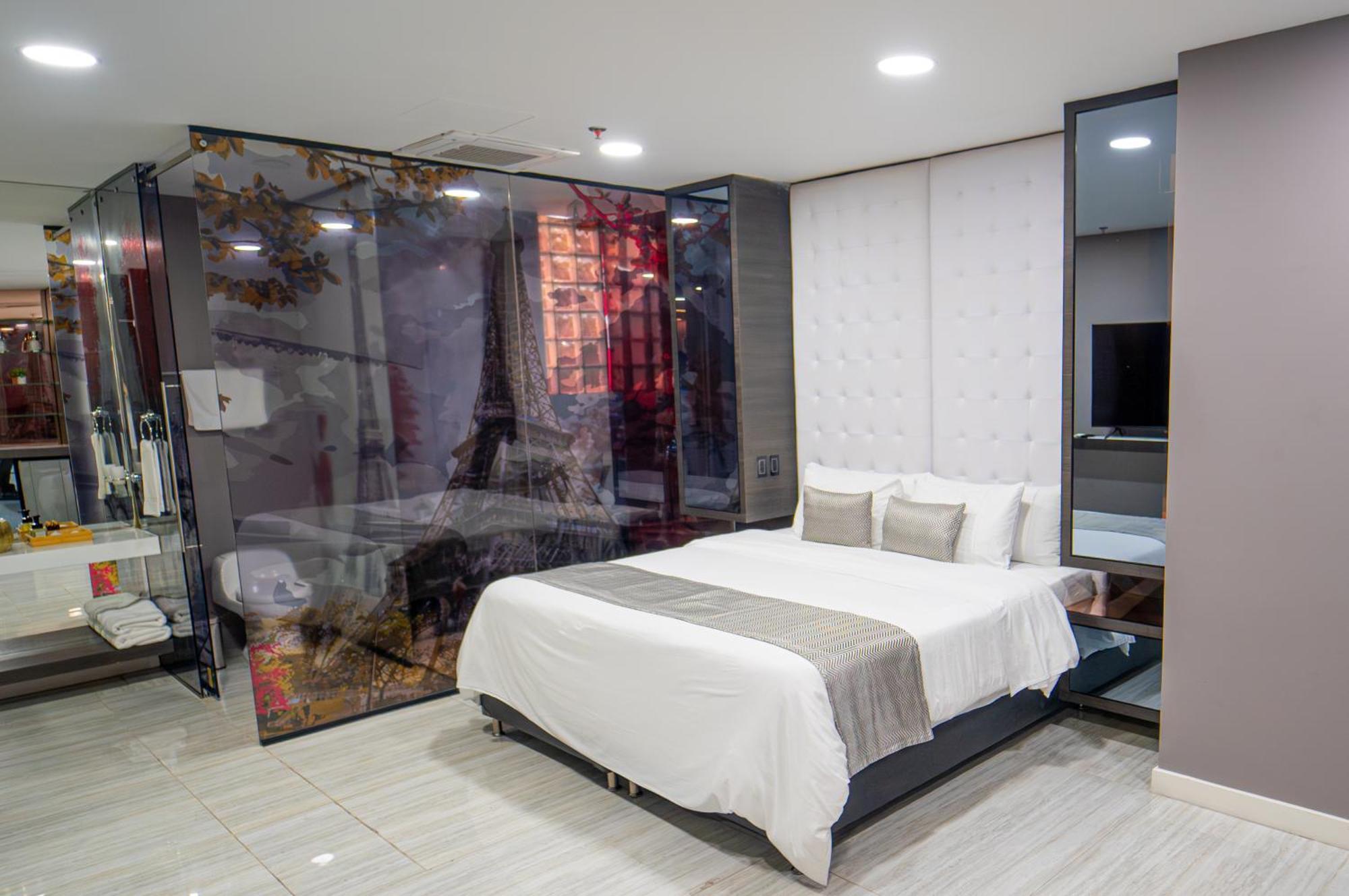 1Million Luxury Suites Medellín Exteriér fotografie