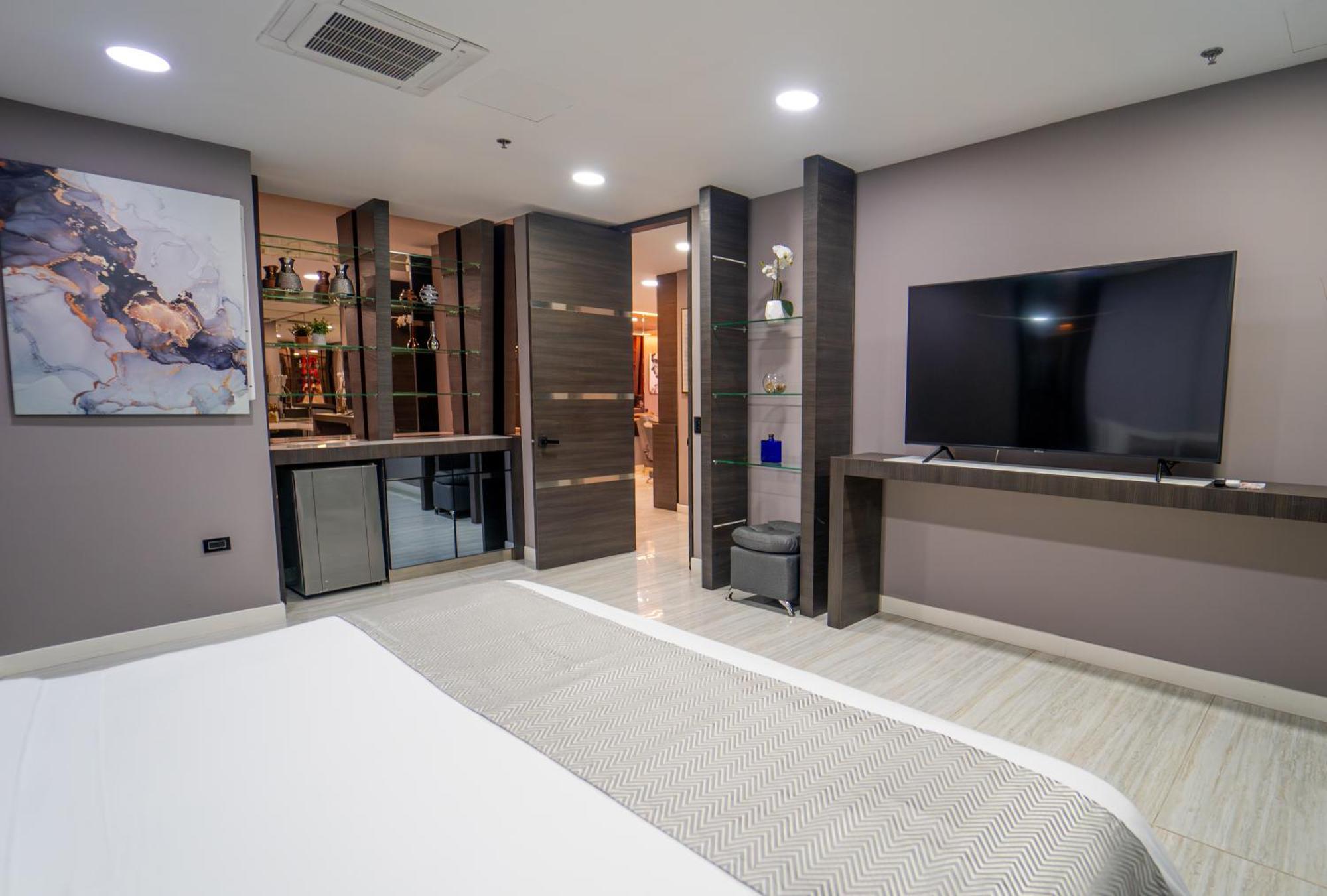1Million Luxury Suites Medellín Exteriér fotografie