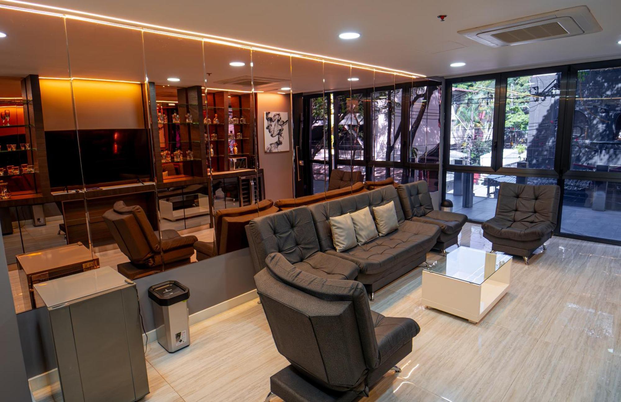 1Million Luxury Suites Medellín Exteriér fotografie
